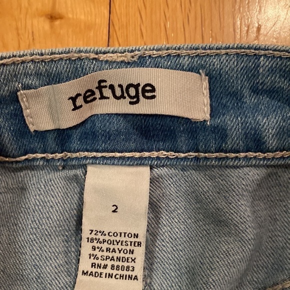Refuge jean shorts - Picture 3 of 4